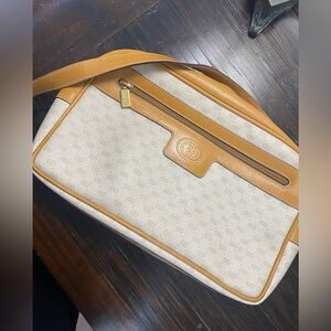 Vintage he Gucci crossbody purse